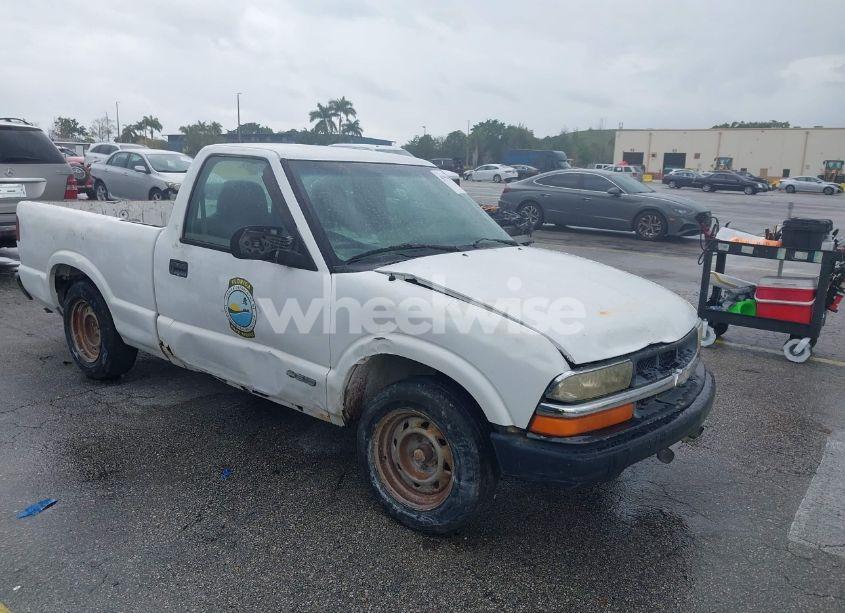2001 Chevrolet S-10 (VIN 1GCCS14W718227247) main photo