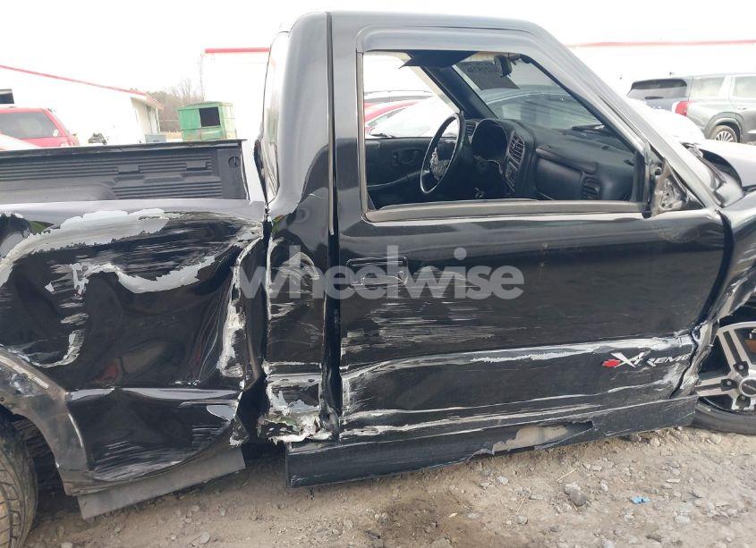 Photo 14 of 1999 Chevrolet S-10 LS (VIN 1GCCS14W7X8181251)