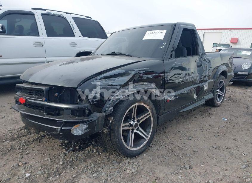 Photo 2 of 1999 Chevrolet S-10 LS (VIN 1GCCS14W7X8181251)