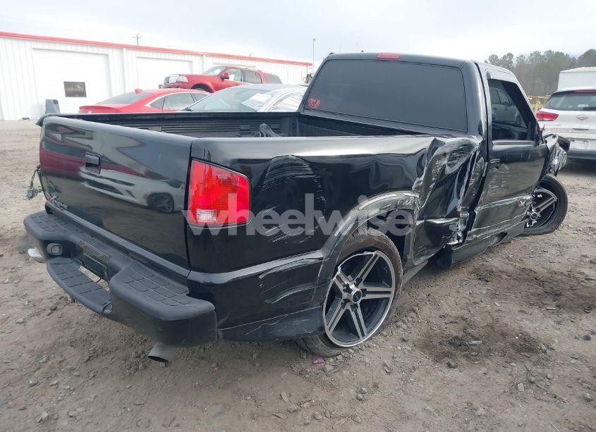 Photo 4 of 1999 Chevrolet S-10 LS (VIN 1GCCS14W7X8181251)