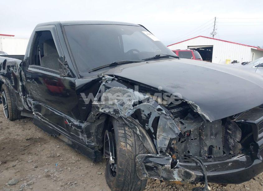 Photo 6 of 1999 Chevrolet S-10 LS (VIN 1GCCS14W7X8181251)