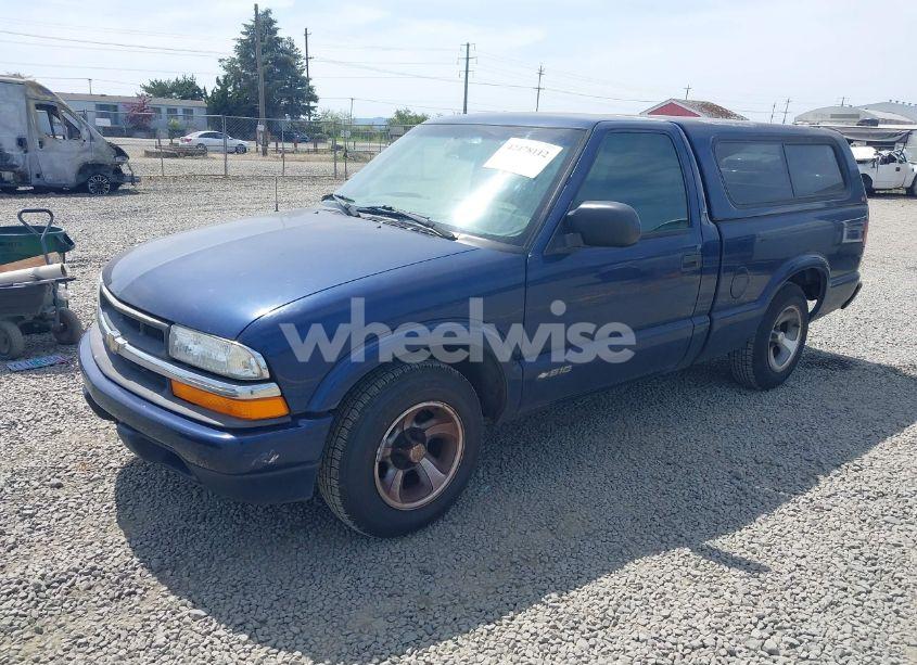 Photo 2 of 2001 Chevrolet S-10 LS (VIN 1GCCS14W818253145)