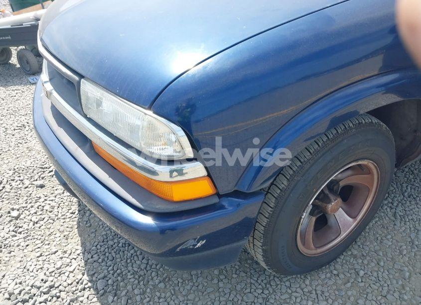 Photo 6 of 2001 Chevrolet S-10 LS (VIN 1GCCS14W818253145)