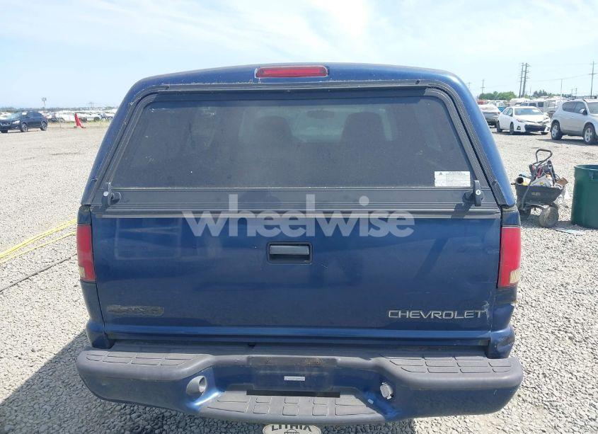 Photo 8 of 2001 Chevrolet S-10 LS (VIN 1GCCS14W818253145)