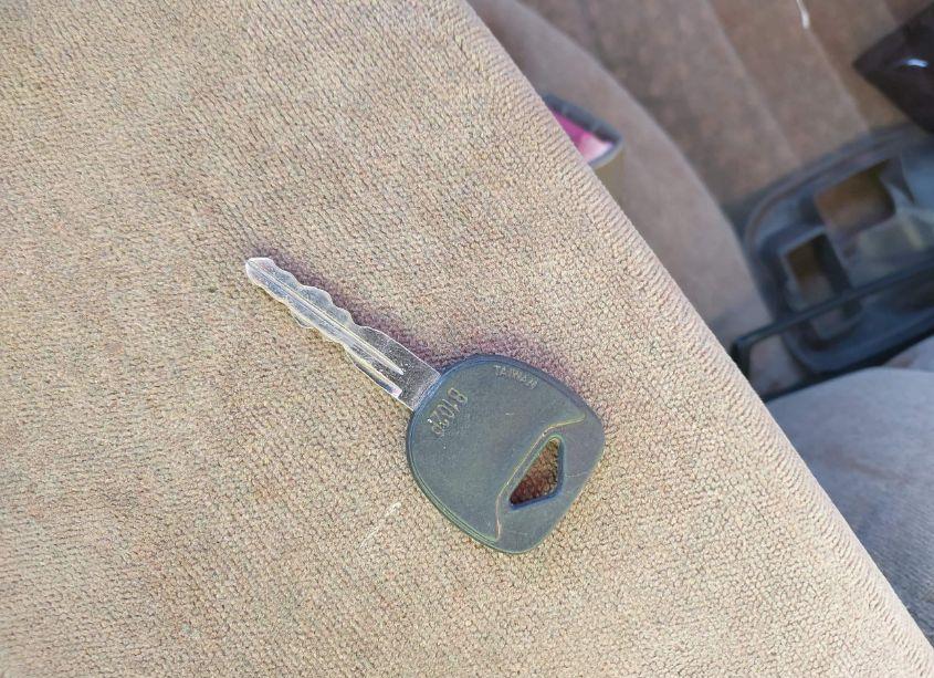 Photo 11 of 2000 Chevrolet S-10 (VIN 1GCCS14WXYK200606)