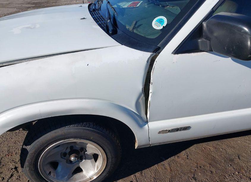 Photo 6 of 2000 Chevrolet S-10 (VIN 1GCCS14WXYK200606)