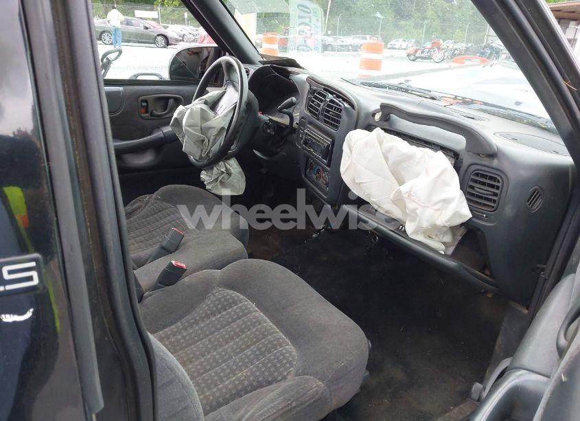 Photo 5 of 1998 Chevrolet S-10 LS FLEETSIDE (VIN 1GCCS14X0W8138264)