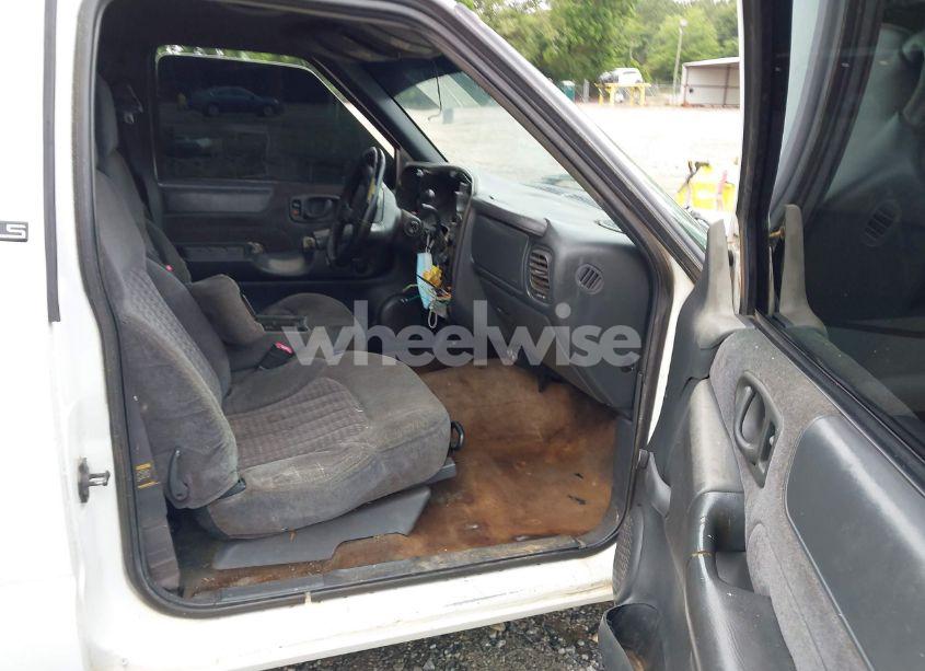 Photo 5 of 1998 Chevrolet S-10 LS FLEETSIDE (VIN 1GCCS14X0W8200407)