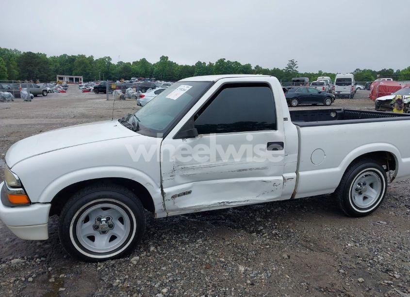 Photo 6 of 1998 Chevrolet S-10 LS FLEETSIDE (VIN 1GCCS14X0W8200407)