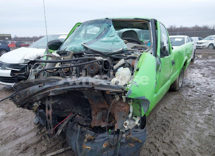 Photo 2 of 2003 Chevrolet S-10 (VIN 1GCCS14X138275192)