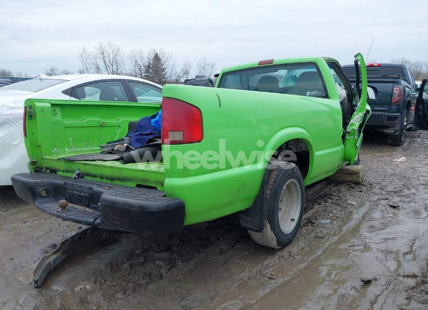 Photo 4 of 2003 Chevrolet S-10 (VIN 1GCCS14X138275192)
