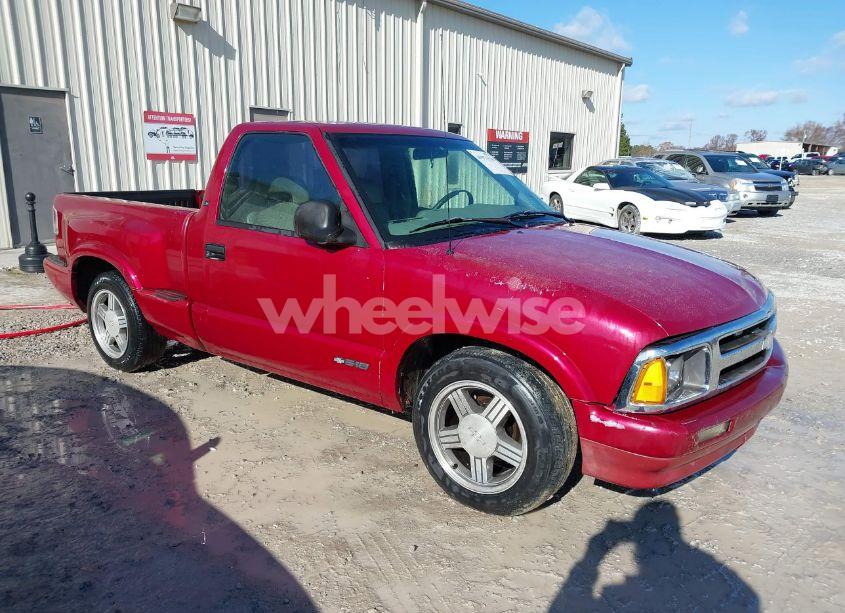 1997 Chevrolet S-10 LS SPORTSIDE (VIN 1GCCS14X1V8189125) main photo