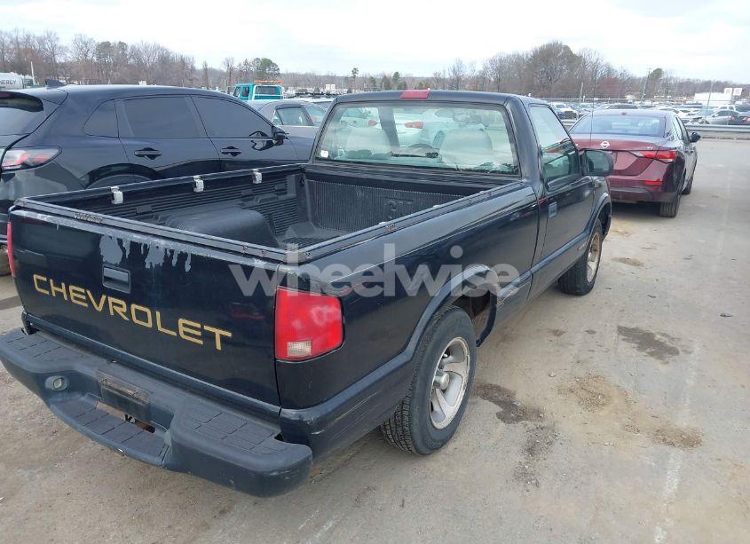 Photo 4 of 1999 Chevrolet S-10 (VIN 1GCCS14X1X8119045)