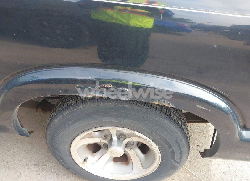 Photo 6 of 1999 Chevrolet S-10 (VIN 1GCCS14X1X8119045)