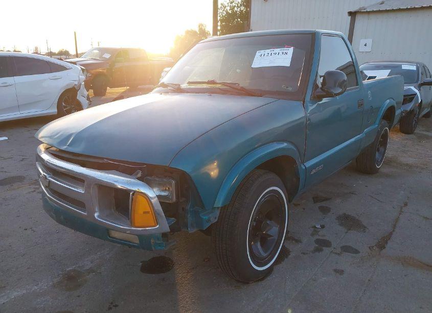 Photo 2 of 1996 Chevrolet S TRUCK S10 (VIN 1GCCS14X2T8151349)