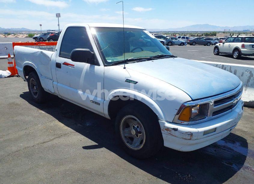 1996 Chevrolet S TRUCK S10 (VIN 1GCCS14X4T8232045) main photo