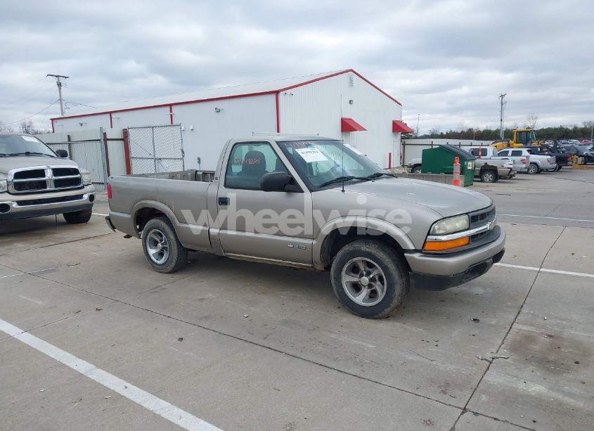 2003 Chevrolet S-10 LS (VIN 1GCCS14X538224181) main photo
