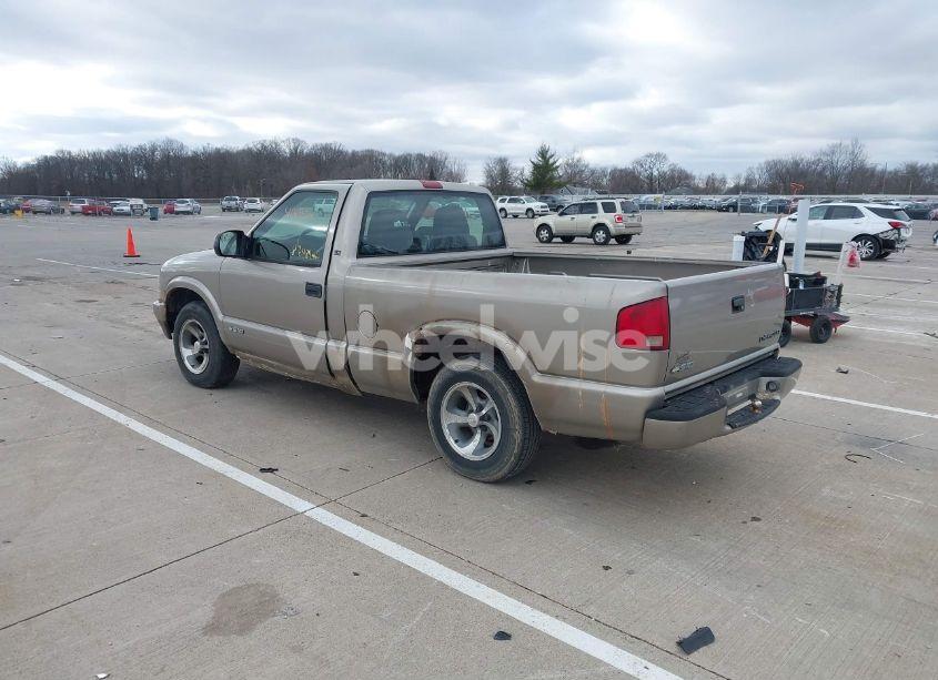 Photo 3 of 2003 Chevrolet S-10 LS (VIN 1GCCS14X538224181)