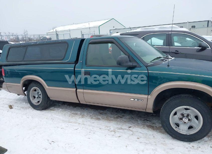 Photo 12 of 1996 Chevrolet S TRUCK S10 (VIN 1GCCS14X5T8182398)