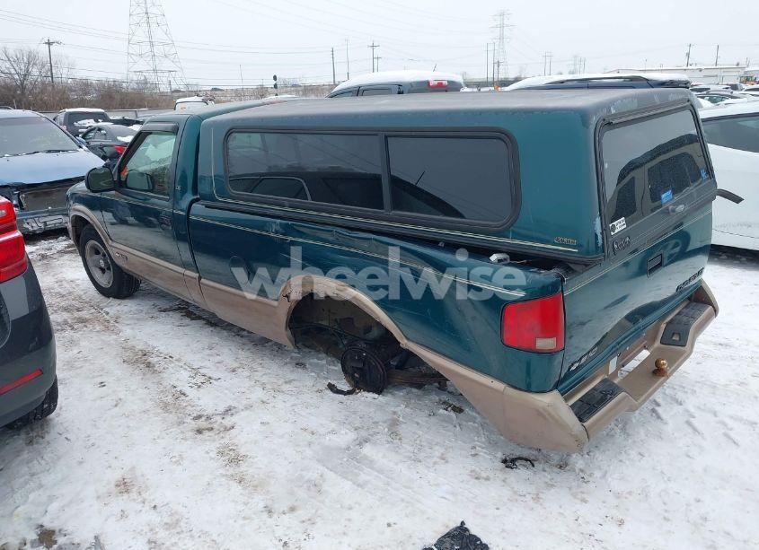 Photo 3 of 1996 Chevrolet S TRUCK S10 (VIN 1GCCS14X5T8182398)