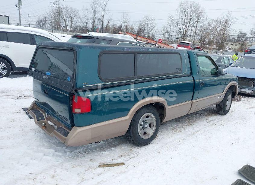 Photo 4 of 1996 Chevrolet S TRUCK S10 (VIN 1GCCS14X5T8182398)