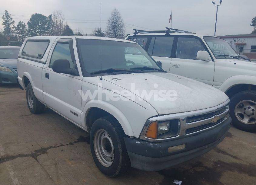 1996 Chevrolet S TRUCK S10 (VIN 1GCCS14X5TK198636) main photo