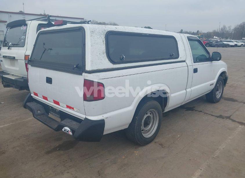 Photo 4 of 1996 Chevrolet S TRUCK S10 (VIN 1GCCS14X5TK198636)