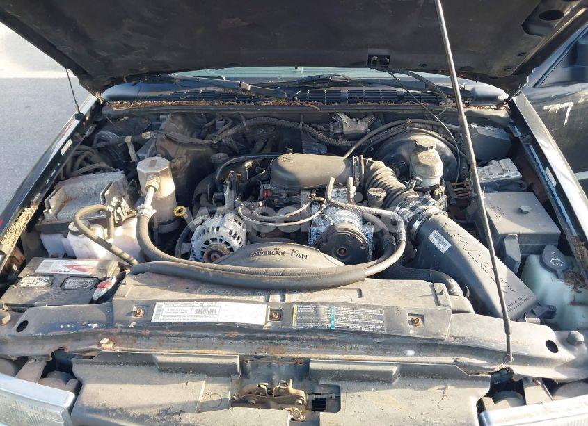 Photo 10 of 2003 Chevrolet S-10 LS (VIN 1GCCS14X638139303)