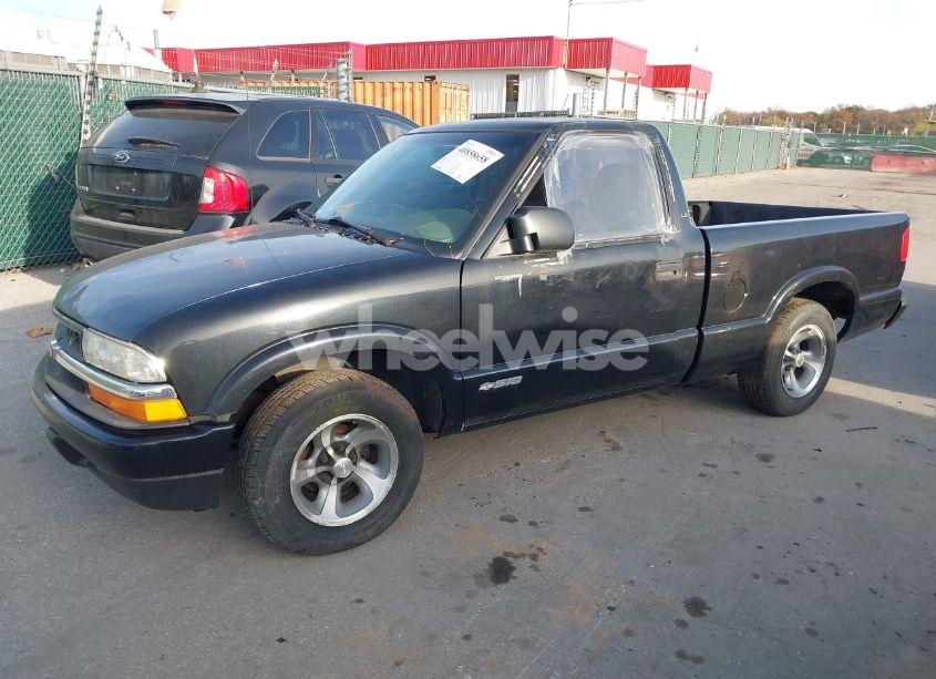 Photo 2 of 2003 Chevrolet S-10 LS (VIN 1GCCS14X638139303)