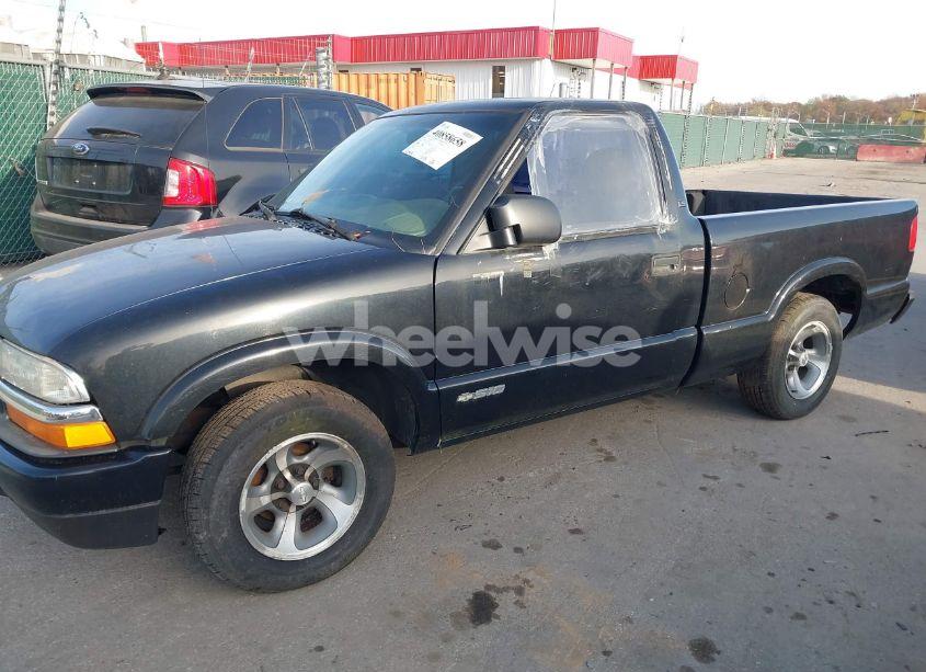 Photo 6 of 2003 Chevrolet S-10 LS (VIN 1GCCS14X638139303)