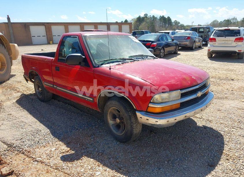 1999 Chevrolet S-10 LS (VIN 1GCCS14X6X8212451) main photo
