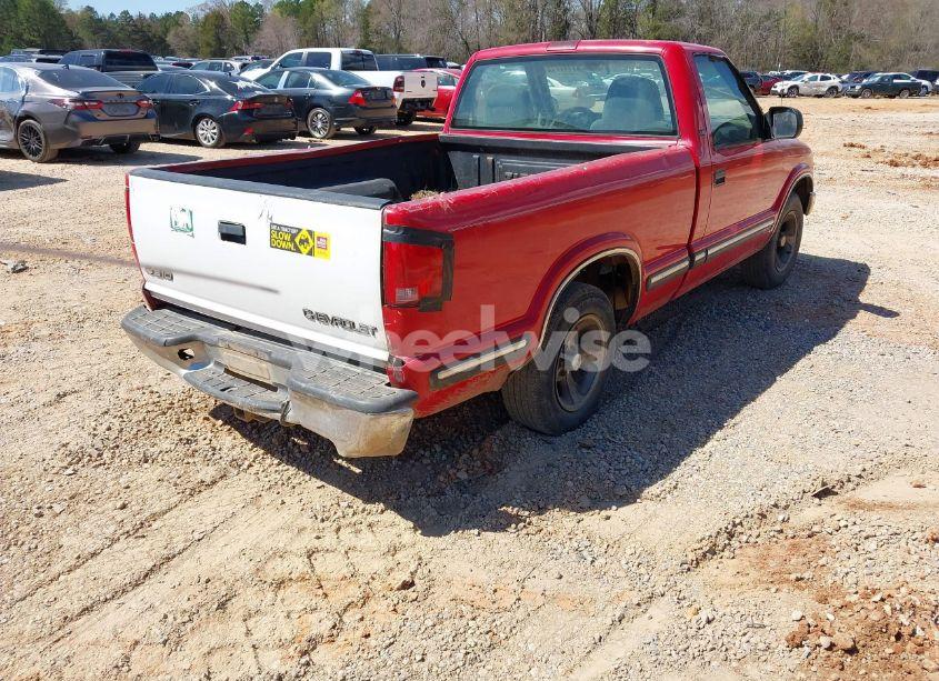 Photo 4 of 1999 Chevrolet S-10 LS (VIN 1GCCS14X6X8212451)