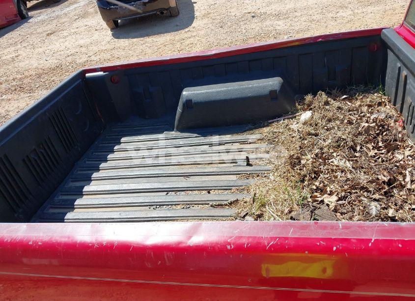 Photo 8 of 1999 Chevrolet S-10 LS (VIN 1GCCS14X6X8212451)