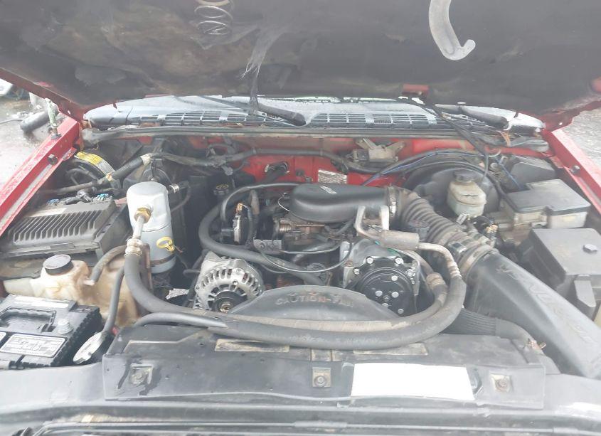 Photo 10 of 1999 Chevrolet S-10 LS (VIN 1GCCS14X6XK225686)