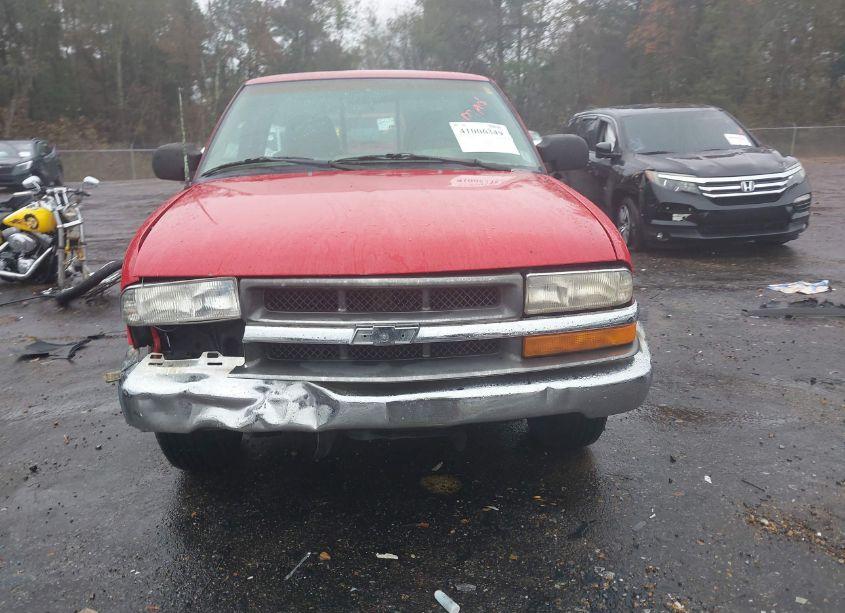 Photo 12 of 1999 Chevrolet S-10 LS (VIN 1GCCS14X6XK225686)