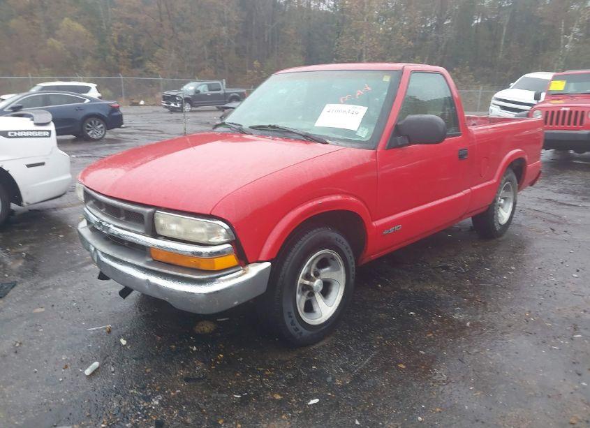 Photo 2 of 1999 Chevrolet S-10 LS (VIN 1GCCS14X6XK225686)