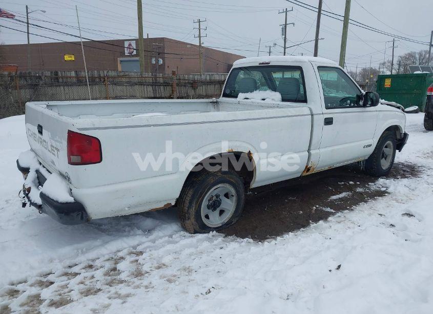 Photo 4 of 1999 Chevrolet S-10 (VIN 1GCCS14X9XK236407)