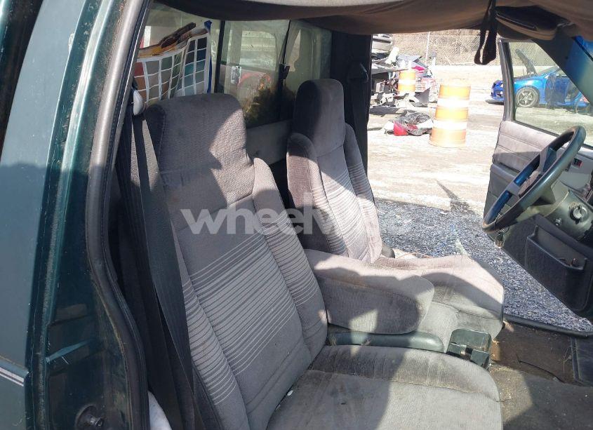 Photo 8 of 1993 Chevrolet S TRUCK S10 (VIN 1GCCS14Z6P8191523)