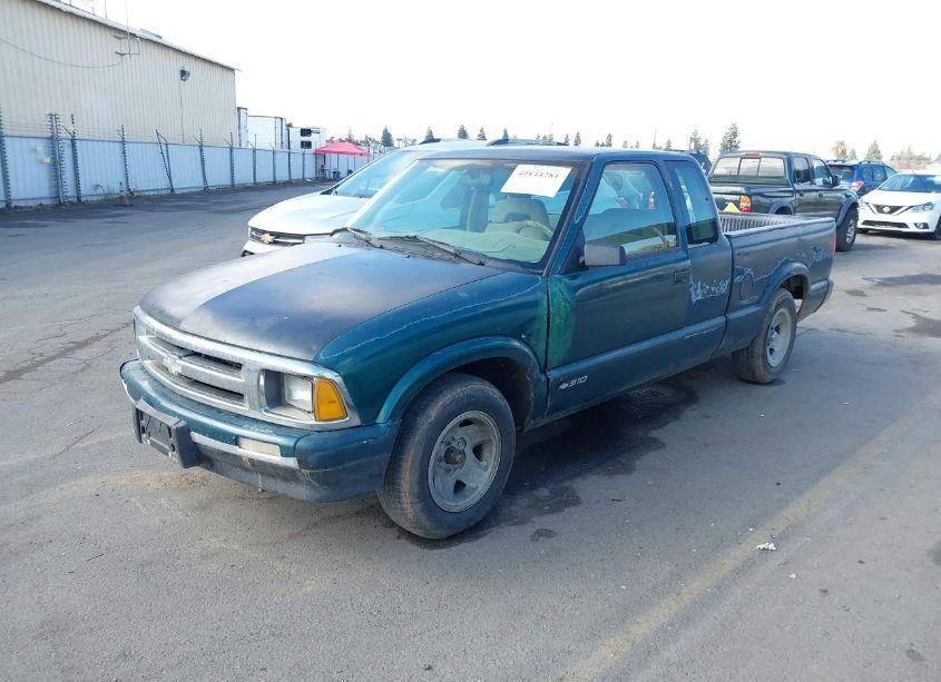 Photo 2 of 1996 Chevrolet S TRUCK S10 (VIN 1GCCS1940T8157830)