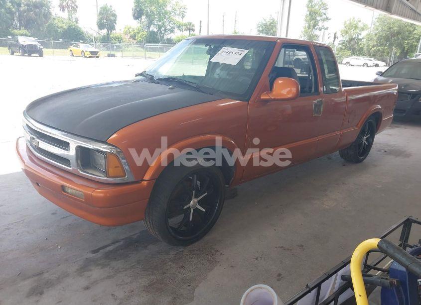 Photo 2 of 1994 Chevrolet S TRUCK S10 (VIN 1GCCS1942R8222976)