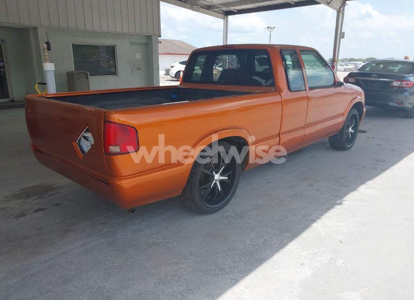Photo 4 of 1994 Chevrolet S TRUCK S10 (VIN 1GCCS1942R8222976)