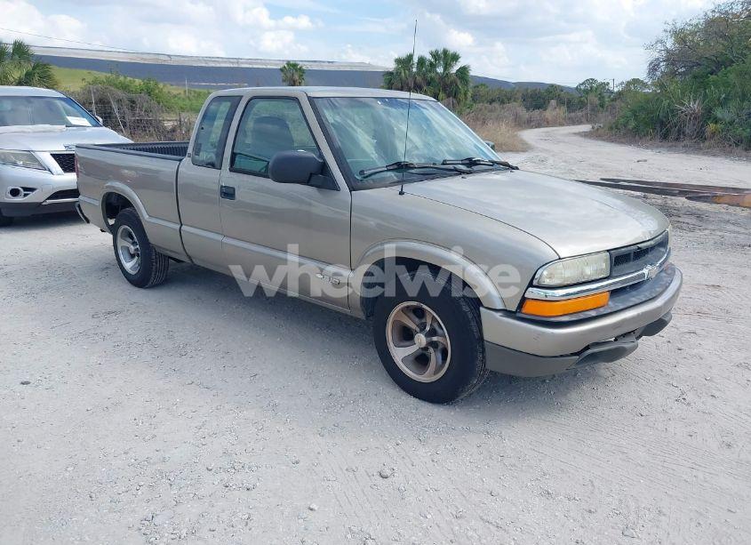 2000 Chevrolet S-10 LS (VIN 1GCCS1942YK156897) main photo