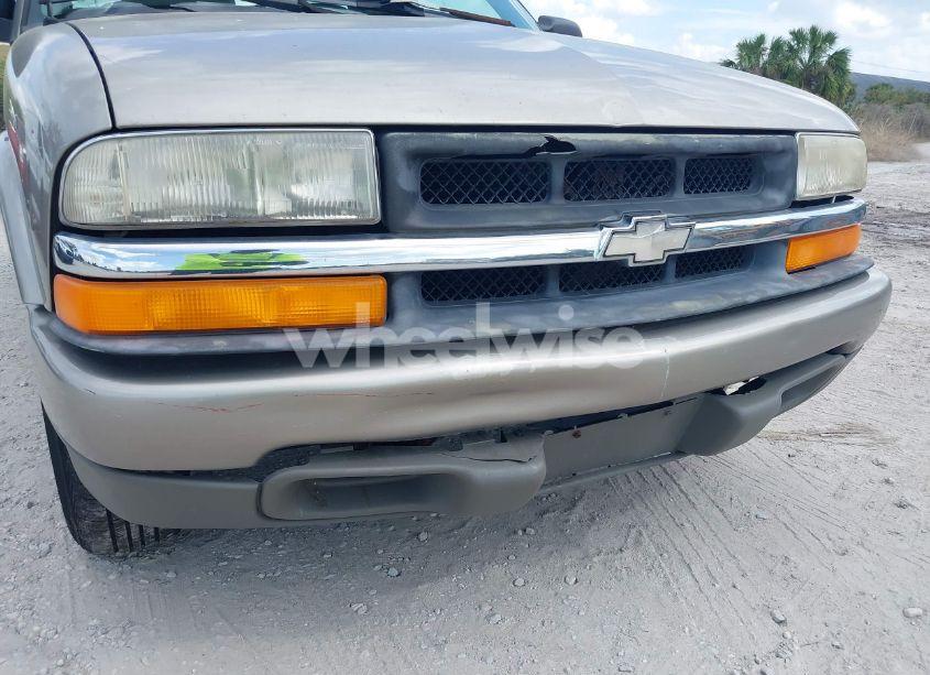 Photo 12 of 2000 Chevrolet S-10 LS (VIN 1GCCS1942YK156897)