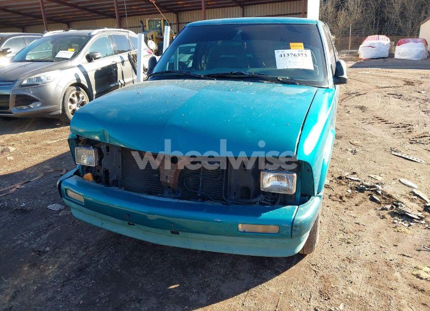 Photo 6 of 1994 Chevrolet S TRUCK S10 (VIN 1GCCS1943R8209878)