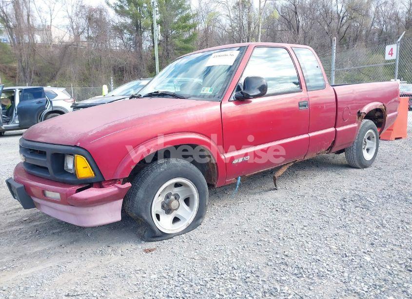 Photo 2 of 1995 Chevrolet S TRUCK S10 (VIN 1GCCS1943S8209790)