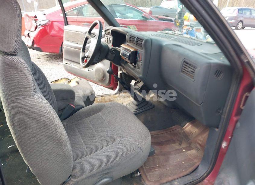 Photo 5 of 1995 Chevrolet S TRUCK S10 (VIN 1GCCS1943S8209790)