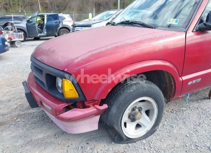 Photo 6 of 1995 Chevrolet S TRUCK S10 (VIN 1GCCS1943S8209790)