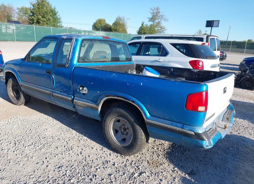 Photo 3 of 1995 Chevrolet S TRUCK S10 (VIN 1GCCS1944S8195057)