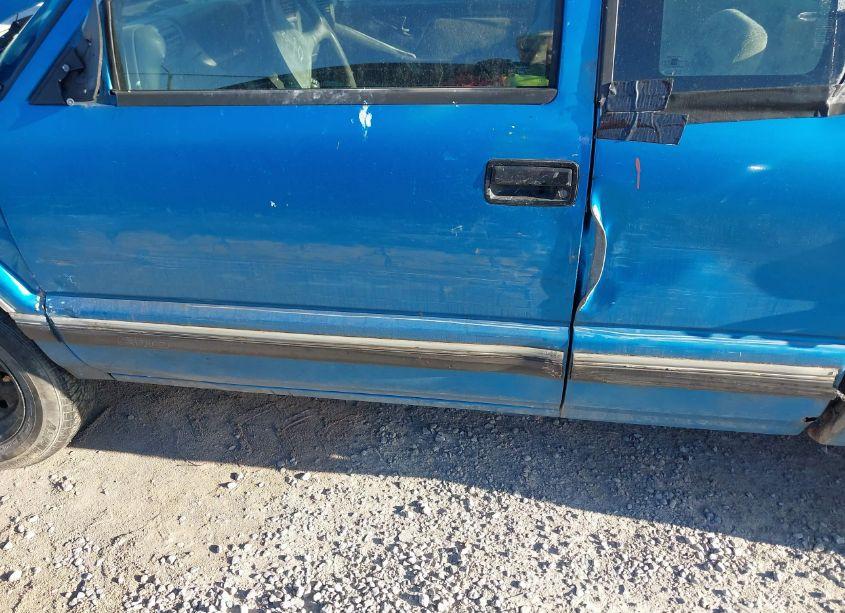 Photo 6 of 1995 Chevrolet S TRUCK S10 (VIN 1GCCS1944S8195057)