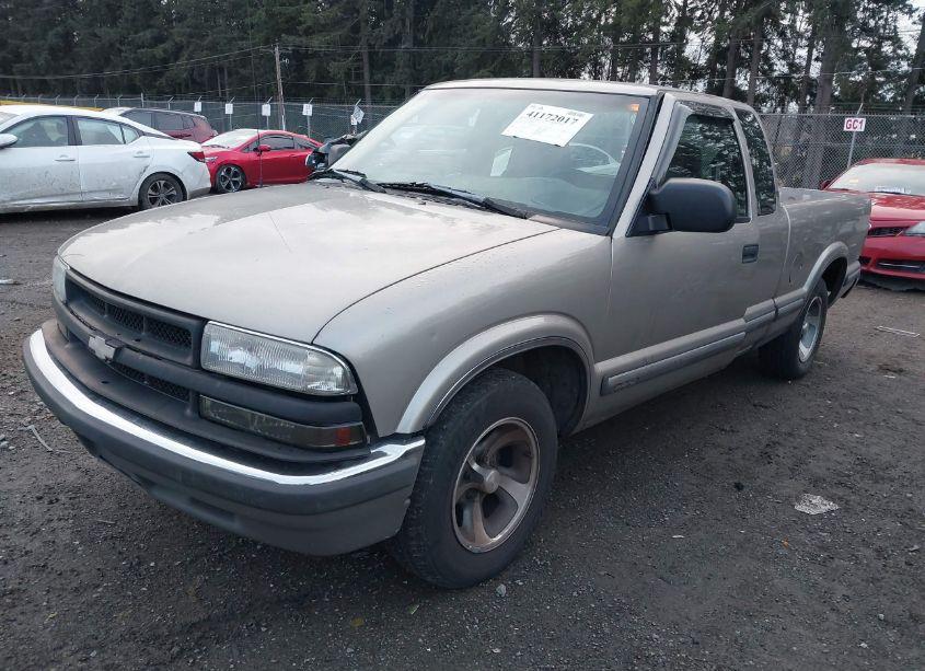 Photo 2 of 1998 Chevrolet S-10 LS FLEETSIDE CMI (VIN 1GCCS1944W8149797)